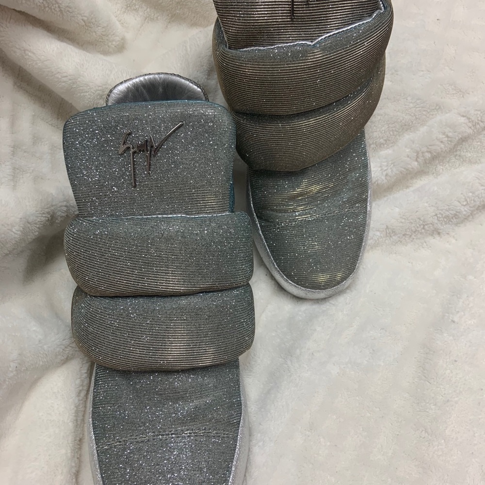 Brand shoes